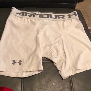 Men’s Under Armour compression shorts
